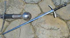 CYPRIAN, jeden a půlruční meč