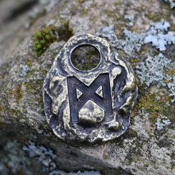 MANNAZ - runový amulet, zinek staromosaz