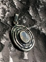 MĚSÍČNÍ SVIT, přívěšek, stříbro 925 - měsíční kámen