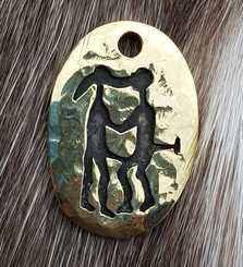 ELSKERE, milenci, skalní rytina Tanum, Švédsko, mosazný amulet
