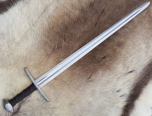 ULFHEDNAR, RANĚ STŘEDOVĚKÝ MEČ, OSTRÁ REPLIKA - VIKINGSKÉ A ROMÁNSKÉ MEČE{% if kategorie.adresa_nazvy[0] != zbozi.kategorie.nazev %} - MEČE, NOŽE, DÝKY, SEKERY, LUKY{% endif %}