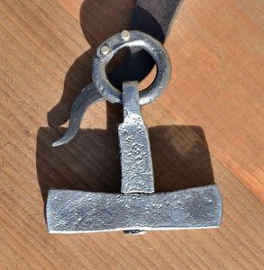 MJÖLNIR, KOVANÉ THOROVO KLADIVO, AMULET - VIKINGSKÉ AMULETY{% if kategorie.adresa_nazvy[0] != zbozi.kategorie.nazev %} - ŠPERKY - BRONZ, ZINEK, BIŽUTERIE{% endif %}