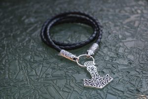 MJÖLNIR THOROVO KLADIVO STŘÍBRNÝ NÁHRDELNÍK AG 925 16G - NÁHRDELNÍKY{% if kategorie.adresa_nazvy[0] != zbozi.kategorie.nazev %} - STŘÍBRNÉ ŠPERKY, ZLATÉ{% endif %}