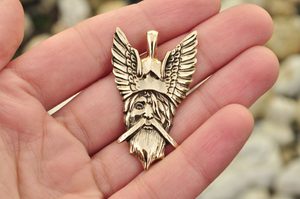 ODIN, HLAVA, BRONZOVÝ PŘÍVĚŠEK - VIKINGSKÉ AMULETY{% if kategorie.adresa_nazvy[0] != zbozi.kategorie.nazev %} - ŠPERKY - BRONZ, ZINEK, BIŽUTERIE{% endif %}