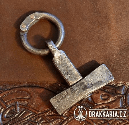 MJÖLNIR, KOVANÉ THOROVO KLADIVO, AMULET