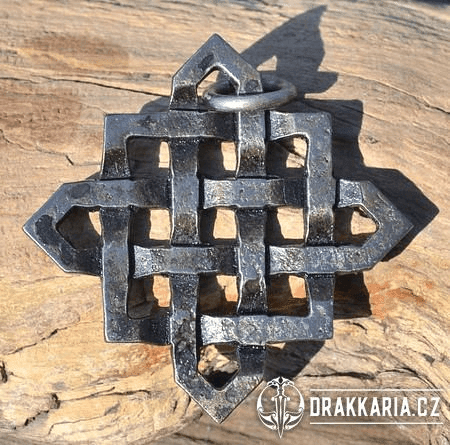 KELTSKÁ HVĚZDA, KOVANÝ AMULET, OCEL