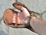 LEATHER GAUNTLET FOR SWORD FIGHTERS, LEFT HAND - LEATHER ARMOUR/GLOVES