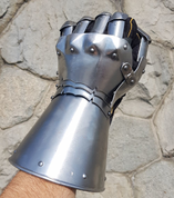 LORIC, MEDIEVAL GAUNTLETS - ARMOR PARTS