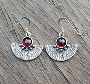 AZTEC, BOUCLES D'OREILLES EN ARGENT, GRENAT - BOUCLES D'OREILLES - BIJOUX HISTORIQUE