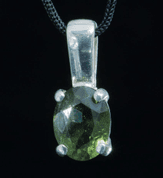 OVAL, ANHÄNGER, GESCHNITTEN MOLDAVIT SCHMUCK, SILBER - MOLDAVITE