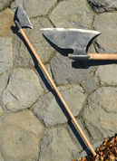 IRISH GALLOWGLASS AXE, FORGED REPLICA, 16TH CENTURY - AXES, POLEWEAPONS