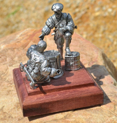 LANDSKNECHTS PLAY DICE, HISTORICAL TIN STATUE - PEWTER FIGURES