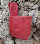 FLOWER, LEATHER DRINKING HORN HOLDER, RED - TRINKHÖRNER