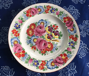 TRADITIONAL HANDPAINTED PLATE, CHODSKO - TRADITIONELLE TSCHECHISCHE KERAMIK