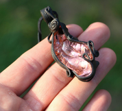 ROSÉ, PINK GLASS NECKLACE - FANTASY JEWELS