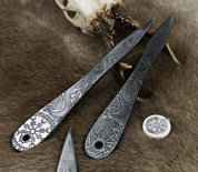 ARROW ETCHED THROWING KNIFE WITH VEGVÍSIR - 1 PIECE - SHARP BLADES - THROWING KNIVES