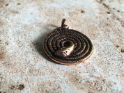 COILED SNAKE PENDANT, BRONZE - ANHÄNGER, HALSKETTEN