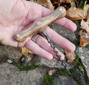 HAND FORGED CORKSCREW, WOOD AND METAL - GEHÄMMERTE PRODUKTE