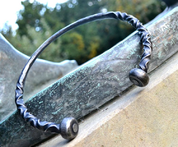 FORGED TORC WITH A BALL - GEHÄMMERTE PRODUKTE