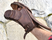 LEATHER GAUNTLET FOR SWORD FIGHTERS, RIGHT HAND - LEATHER ARMOUR/GLOVES