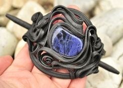 HAIR BROOCH WITH SODALITE