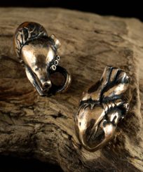 Menschliches Herz, Bronze Amulett