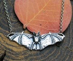 NOCTOR - bat, necklace, silver