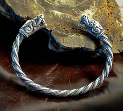Têtes de loup, bracelet viking, Burg, Gotland, l'argent, 43 g