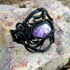 HAIR BROOCH WITH AMETHYST