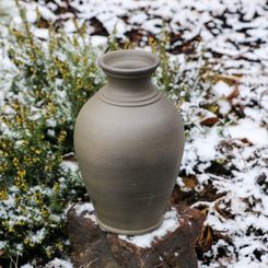 VASE - VESSEL, Oppidum Stradonice, Bohemia, Celtic graphite ceramics, replica