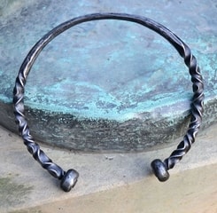 FORGED TORC WITH A BALL