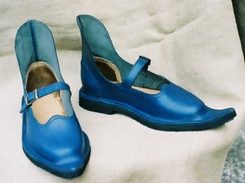 MEDIEVAL SHOES FOR LADIES II