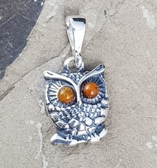 HIBOU, ambre et argent, pendentif