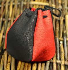 LEATHER POUCH, red 9 x 10cm