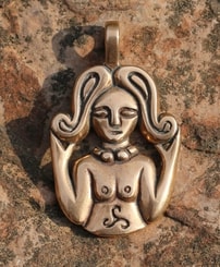 CELTIC GODDESS, bronze pendant