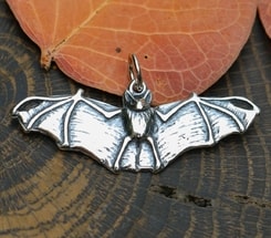 NOCTOR - bat, pendant, silver