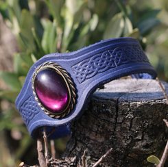 GRACIA leather bracelet with glass