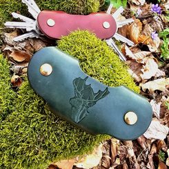 DEER - HUNTING LEATHER KEY RING with screws, green
