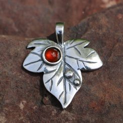 IVY LEAF silver pendant Hesonite