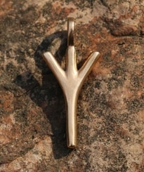 ALGIZ, bronze pendant