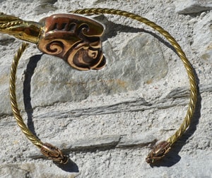 COLLACH, CELTIC BRASS TORQUES, TORC - FORGED JEWELRY, TORCS, BRACELETS{% if kategorie.adresa_nazvy[0] != zbozi.kategorie.nazev %} - JEWELLERY - BRONZE, ZINC{% endif %}