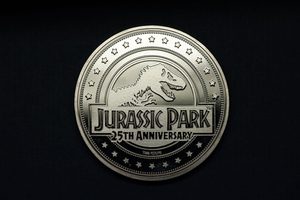 JURASSIC PARK COLLECTABLE COIN 25TH ANNIVERSARY T-REX - JURASSIC PARK{% if kategorie.adresa_nazvy[0] != zbozi.kategorie.nazev %} - LICENSED MERCH - FILMS, GAMES{% endif %}