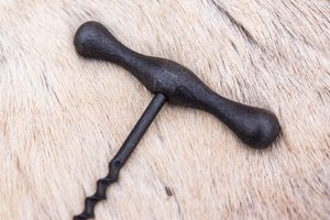 HAND FORGED CORKSCREW, METAL - FORGED IRON HOME ACCESSORIES{% if kategorie.adresa_nazvy[0] != zbozi.kategorie.nazev %} - SMITHY WORKS, COINS{% endif %}