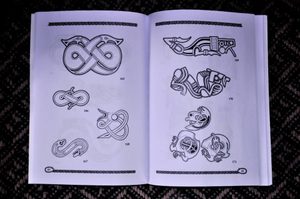 VENDEL AND DARK AGE ORNAMENTAL DESIGN - BOOKS{% if kategorie.adresa_nazvy[0] != zbozi.kategorie.nazev %} - HRY A KNIHY{% endif %}