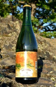 CIDRE LA BOLÉE DOUX, BRETAGNE - 0,75 L - SKLAD{% if kategorie.adresa_nazvy[0] != zbozi.kategorie.nazev %} - !NENALEZENÁ NADŘAZENÁ KATEGORIE!{% endif %}