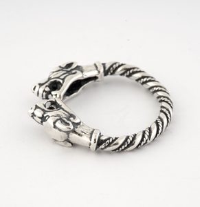 TWO WOLVES - SILVER RING - RINGS{% if kategorie.adresa_nazvy[0] != zbozi.kategorie.nazev %} - SILVER JEWELLERY{% endif %}