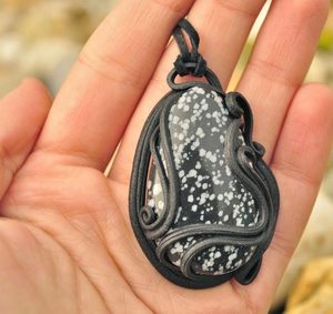 OBSIDIAN PENDANT - LARGE STONE - FANTASY JEWELS{% if kategorie.adresa_nazvy[0] != zbozi.kategorie.nazev %} - JEWELLERY - BRONZE, ZINC{% endif %}