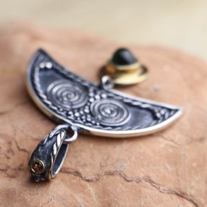 LUNA WITH MOLDAVITE AND GARNET WOMEN'S PENDANT, GOLD-PLATED SILVER - PENDANTS{% if kategorie.adresa_nazvy[0] != zbozi.kategorie.nazev %} - SILVER JEWELLERY{% endif %}