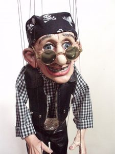 BIKER, GROSSE MARIONETTE - PUPPEN{% if kategorie.adresa_nazvy[0] != zbozi.kategorie.nazev %} - HOLZPRODUKTE{% endif %}