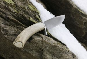 WYATT, BOWIE KNIFE WITH ANTLER, HAMON HARDENING - KNIVES{% if kategorie.adresa_nazvy[0] != zbozi.kategorie.nazev %} - WEAPONS - SWORDS, AXES, KNIVES{% endif %}